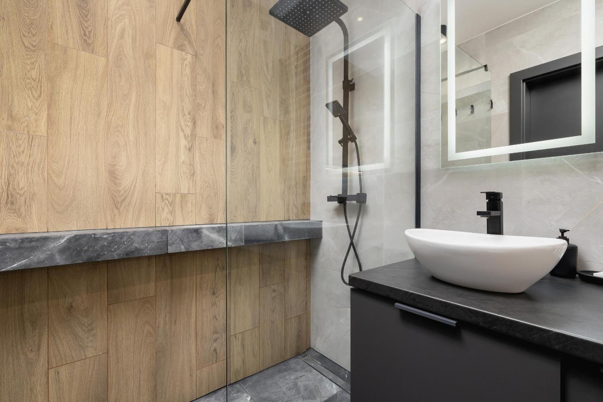 Elegant Apartment In Cracow With Balcony, Parking And Desk By Noclegi Renters 克拉科夫 外观 照片