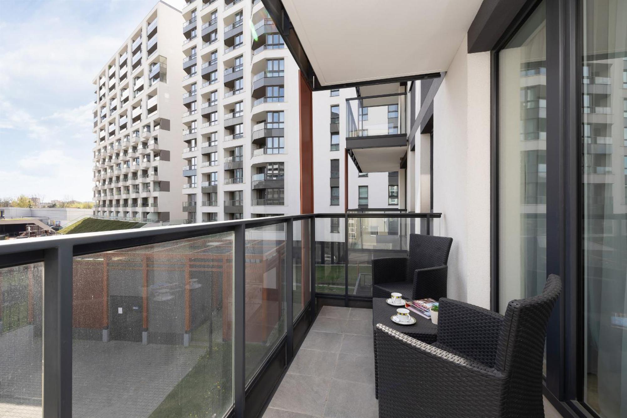 Elegant Apartment In Cracow With Balcony, Parking And Desk By Noclegi Renters 克拉科夫 外观 照片